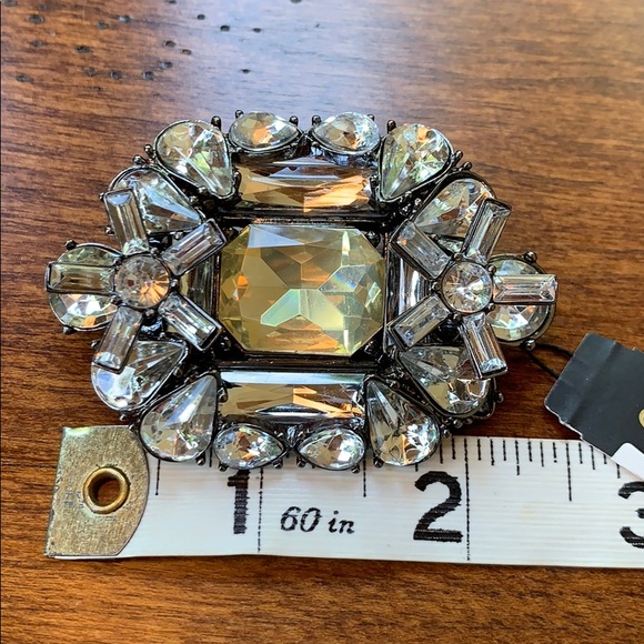 NWT Cache rhinestone brooch - Picture 4 of 4